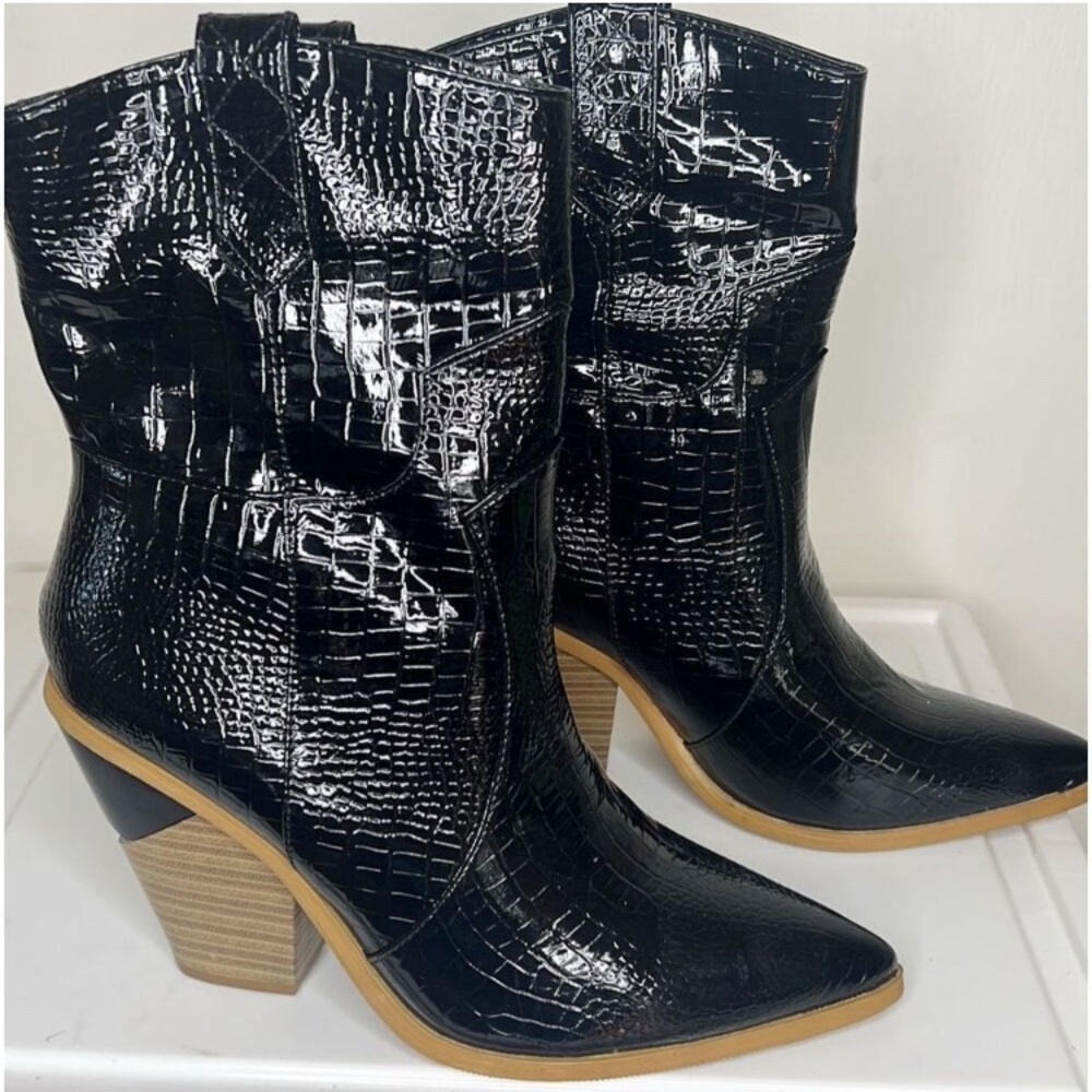 Mata Sleek Western Black Faux Leather Croc-Embossed Heeled Boots - Picture 2 of 11